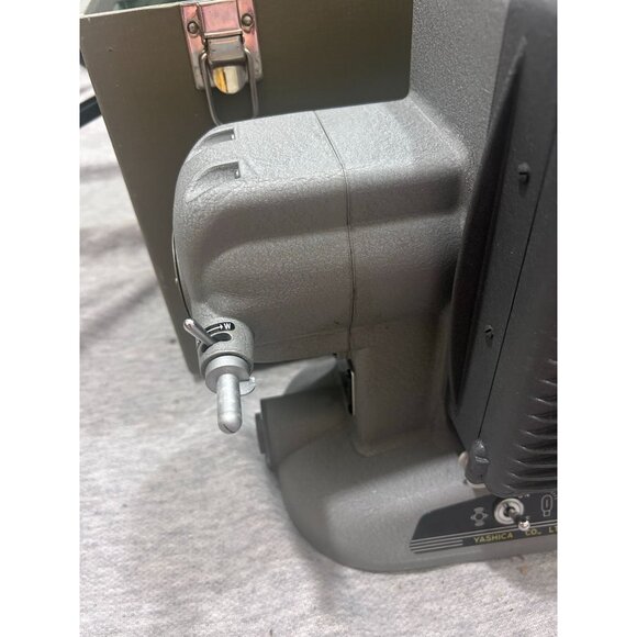 Vintage Yashica 8P film projector In Original Case - Picture 2 of 14